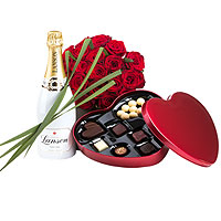 Precious Gift of Heart Shape Chocolate Box with Champagne Bottle