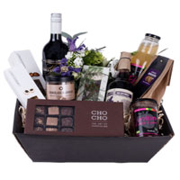 Remarkable Wine Basket Combined with Splendid Foods