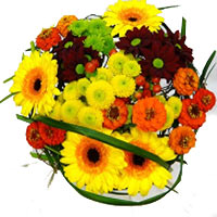 Tie all bouquets of fresh flowers after receiving the orde...