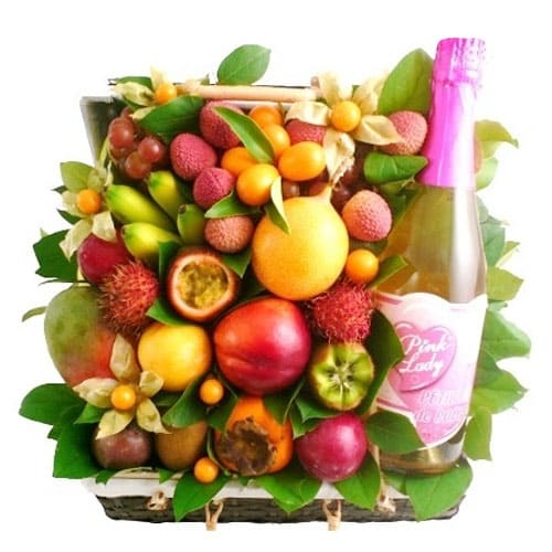 Order this Mouth-Watering Fruits for your loved on......  to Poitiers