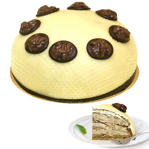 Incomparable Cake of Walnut Cream