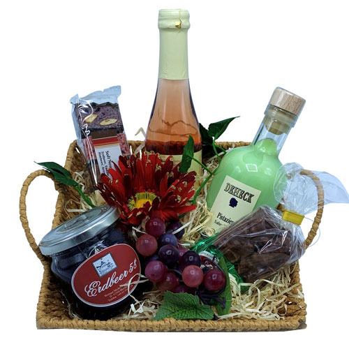 A fabulous gift for all occasions, this Christmas Celebration Wine Gift Basket s...