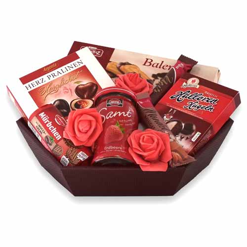 Order online for your loved ones this Toothsome Gift Box of Chocolate N Assortme...