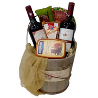 Gourmet gift baskets Traditional styles created by......  to Serron