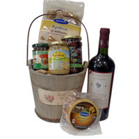 Gourmet gift baskets traditional style created by ......  to Lakonias