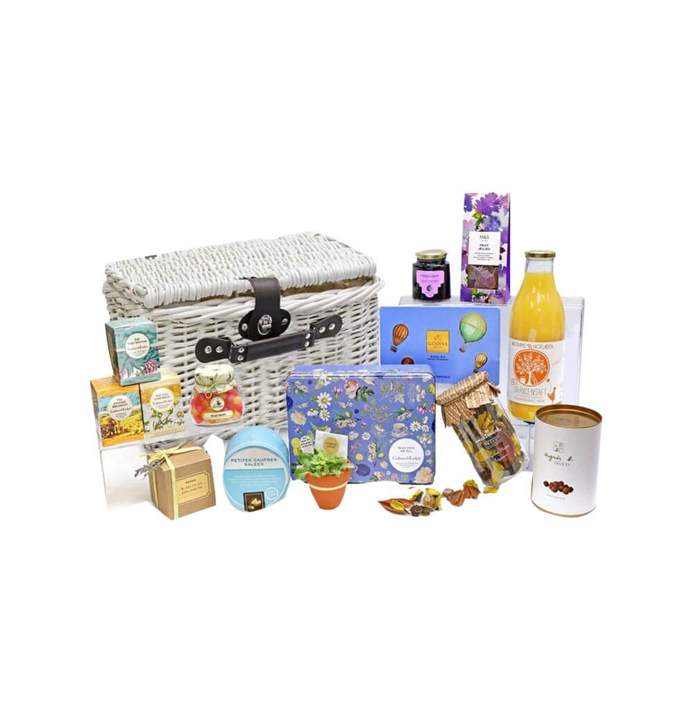 A perfect gift for any picnic, this hamper comes p......  to Mui Wo