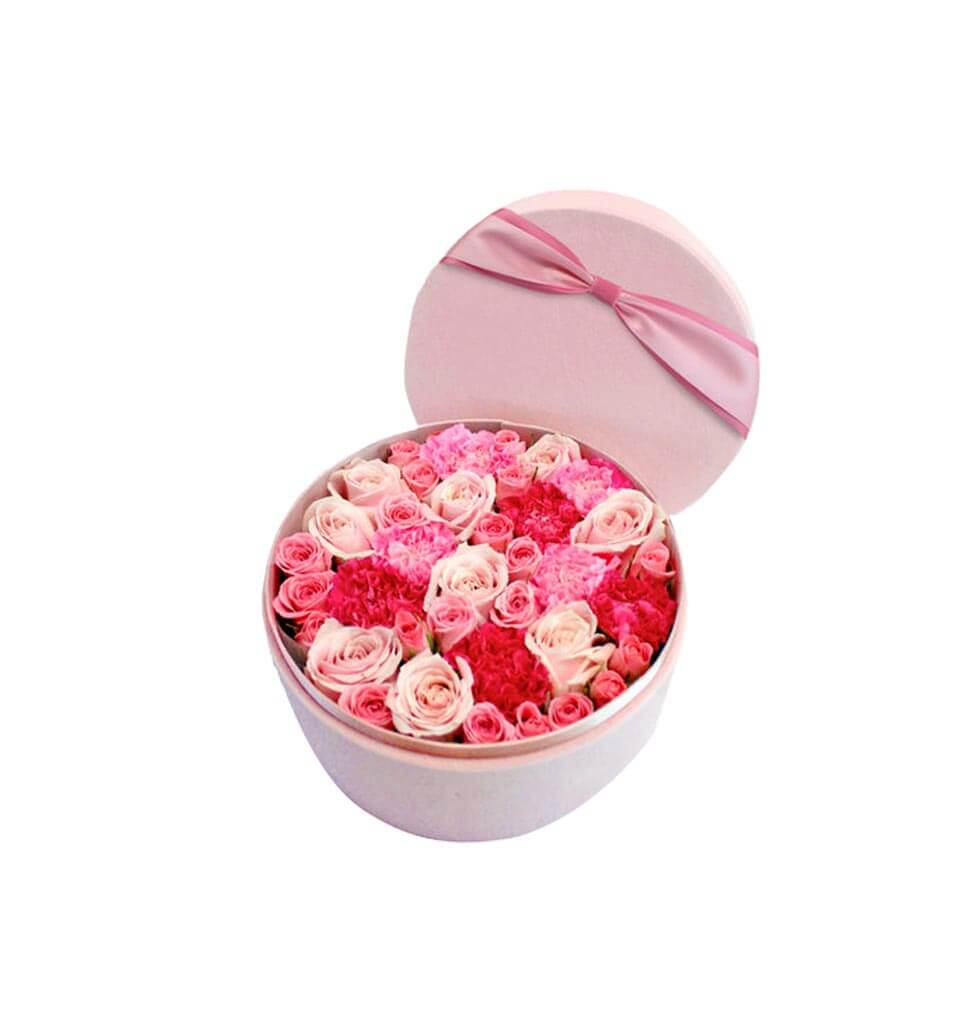 This flower gift box is made of pink rose Kenya pi......  to Yuen Long_HongKong.asp
