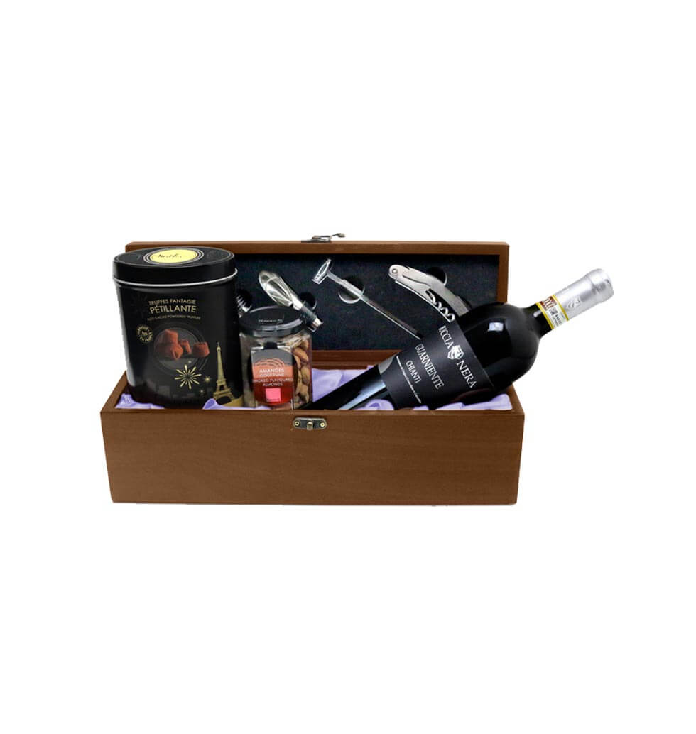 Presentation is everything. The Wine Box Gift Hamp...