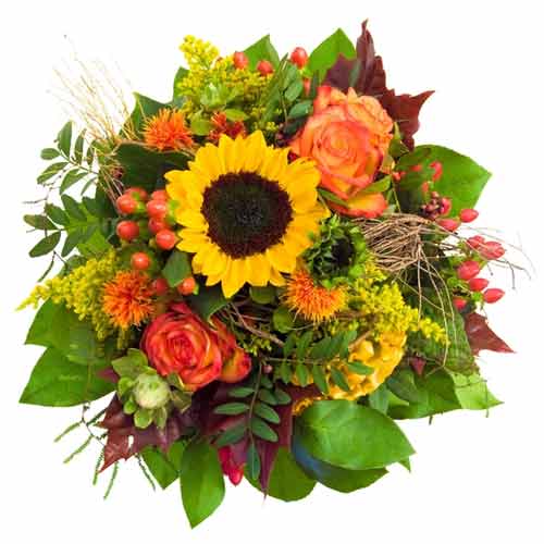 Bouquet designed in a Stylish Way with Stunning Flowers