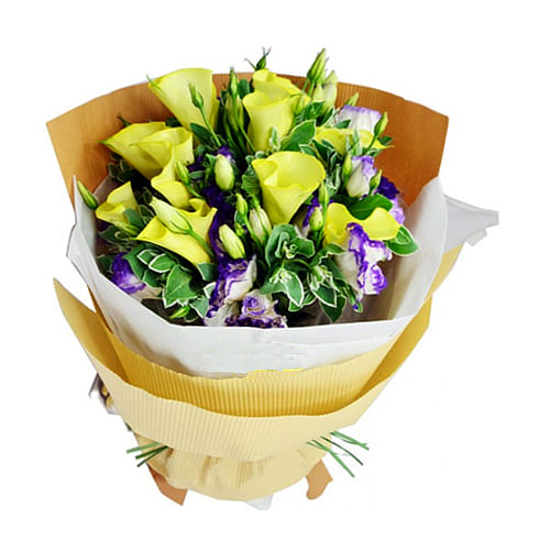 Dazzling Calla Lilies and Roses Bouquet