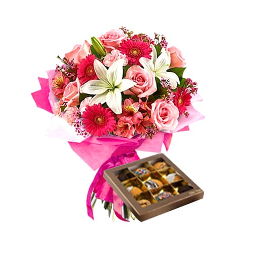 Sophisticated Forever in Love Mixed Flower Bouquet with Biscuits