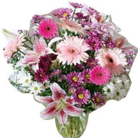 Surprise your beloved one with this great bouquet. A selection of seasonal flowe...