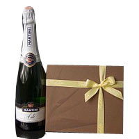 Want to make a special gift to your loved one? Choose this bottle of girs' favou...