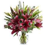 This bold n beautiful arrangement of Pink lilies for ur special friend or family...