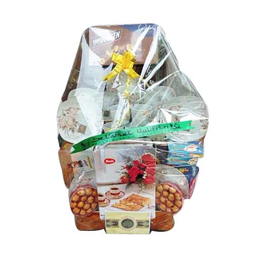 Holiday Delight Gift Hamper with Tea Set