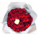 Gift your beloved this Magnificent Roses Arrangeme......  to Pemalang