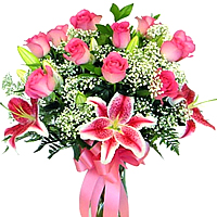 Clustered Roses N Lilies Bouquet with Romantic Thrill