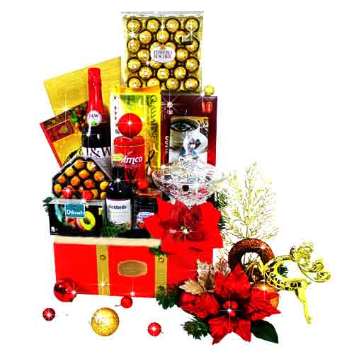 Royal Selection Gourmet Hamper with Wine