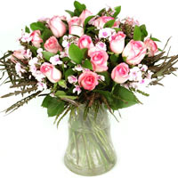 Lovely bouquet made of pink rose and flux, that give a feeling of boundless love...