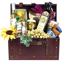 A beautiful treasure box which contains food from ...