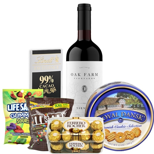 Classic Wine and Sweets Box with Love<br><br>