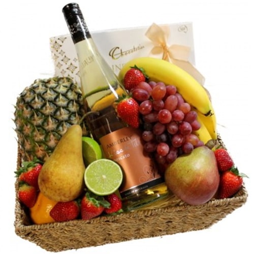 Memorable Fresh Fruits with Vintage Wine for Celebration