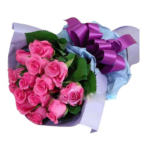 Artistic Bouquet of 12 Pink Roses <br><br>