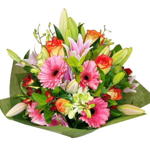 Charming Mixed Colored Bouquet with Natural Beauty