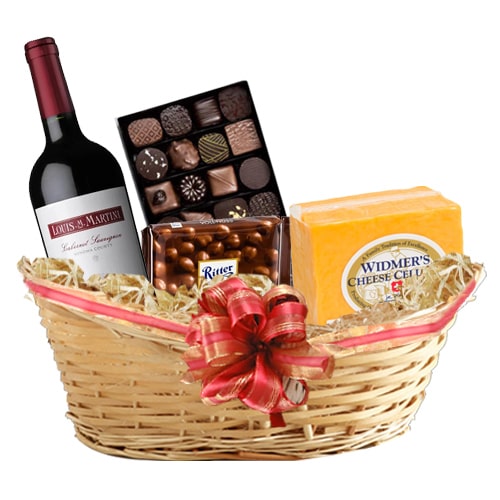 Awe-Inspiring Sweet Memories with Love Gift Basket