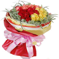 Dreamy Assemble of Sixty Stem Mix Roses<br/>