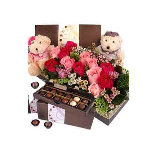 Present to your beloved this Wholesome Celebration Paradise Gift Hamper as the s...
