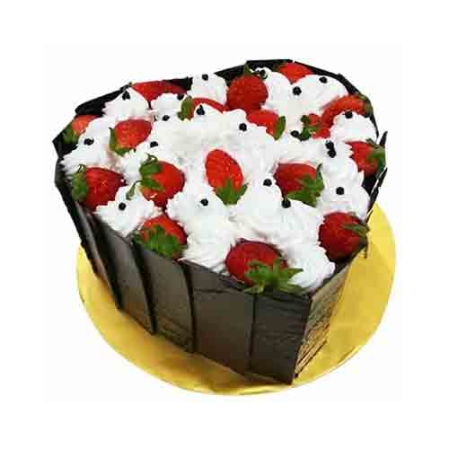 Indulgent Vanilla Strawberry Sponge Cake in Heart Style