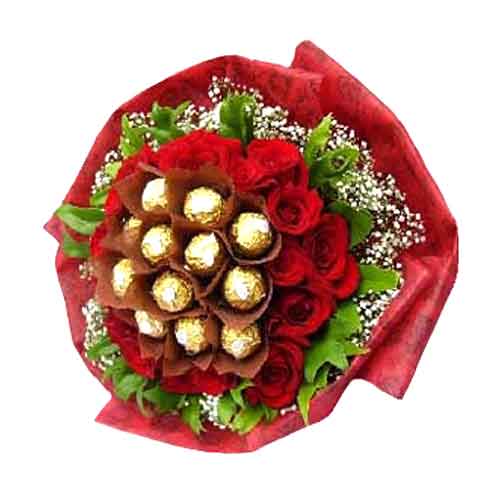 Sumptuous Gift of 18 Roses and 12 Ferraro Rocher Chocolates<br>