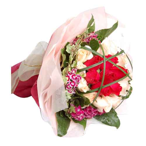 Exotic Pure passion Bouquet of 24 Blossoming Red Roses
