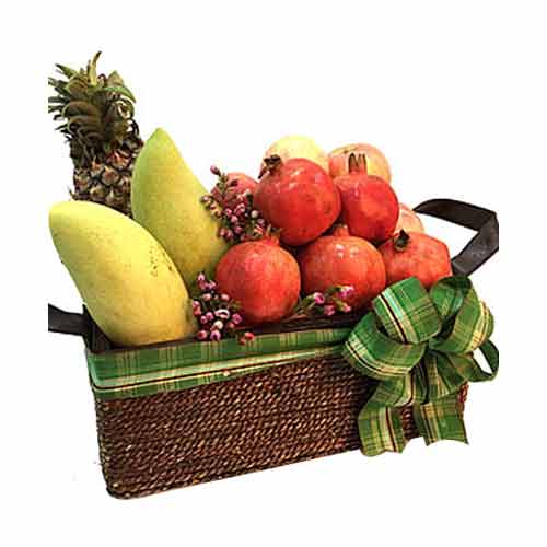 Strengthen the bonds of friendship by gifting your......  to Pekan nanas