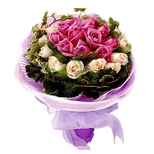 Gorgeous 24 mix of lavender pink and ivory Roses, ......  to Karangan