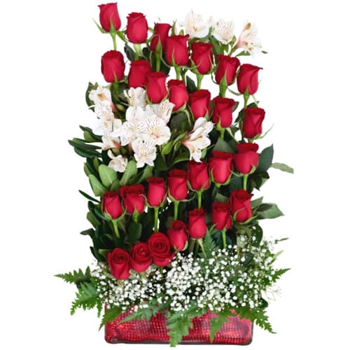 Greet your dear ones with this Touching Vintage Chic Bouquet of Premium Roses an...