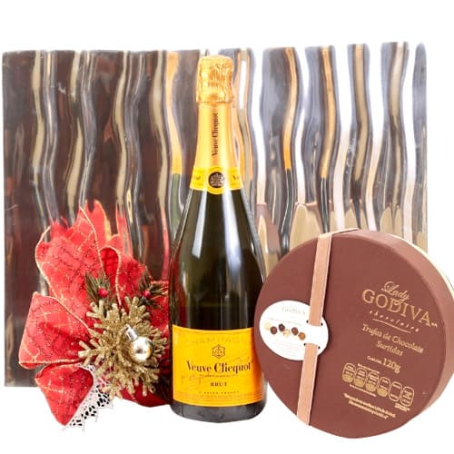 Celebrate in style with this Mesmerizing Wine N Ch...