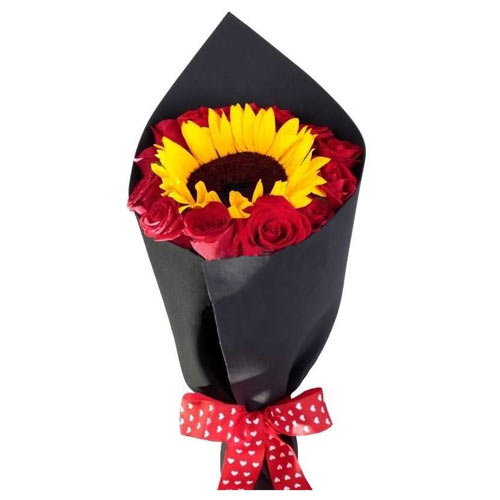 Elegant Valentine Gift of Rose N Sunflower Bouquet