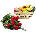 Delectable Gift Basket of 3 kg Assorted Fruits with 6 Red Rose Bunch