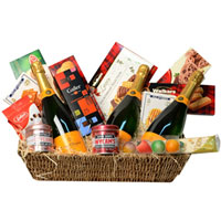 Brilliant Gourmet Treats Festive Hamper with Champagne