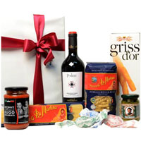 Adorable Sparkling Wine Gift Hamper with Goodies