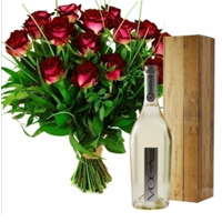 Captivating Collection of 15 Red Roses Bunch N Voga Sparkling Prosecco Wine Bottle