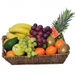 Delicious 6.2 Kg Fruit Basket with Lovely Greetings