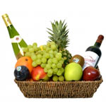 Fleshy Holiday Special 4.2 kg of Fresh Fruit Basket and a Red and White Wine