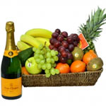 Mixed Fruit Basket 6 Kg. and Veuve Clicquot Champagne 75 cl.