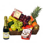 Energetic Basket of 6 Kg. Fruits with Champagne and Chocolates