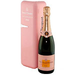 Charming Gift of Veuve Clicquot Ponsardin Rose