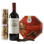 Velvety Gift Set of Red Wine with Mixed Nuts and Chocolate