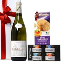 Delicate White Wine N Gourmet Treat Gift Hamper<br>